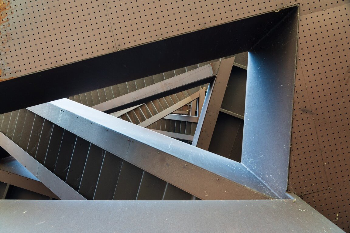 asymmetrical stairs